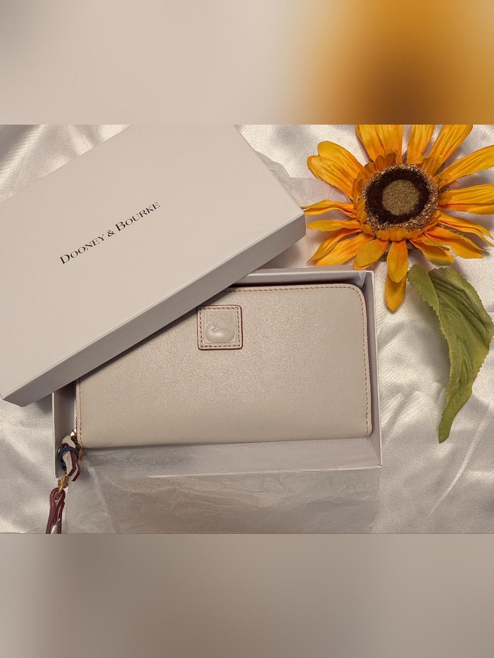 NWT! Dooney and Bourke Florentine Leather Wallet  in ECRU - MSRP $228